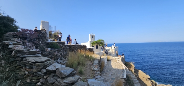 «Η Υπαρξιακή Υπόσταση του Θεραπευτή», ο κύκλος εργαστηρίων του προγράμματος Συνεχιζόμενης Εκπαίδευσης του κέντρου μας, ολοκληρώθηκε στις 9 Ιουνίου 2025, στη Σίφνο.